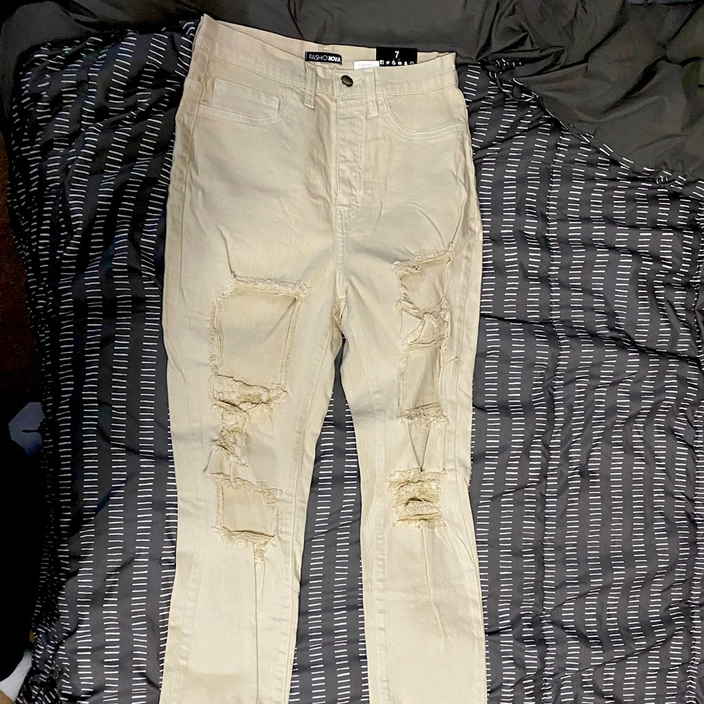 Brand New Fashion Nova Cream Ripped Jeans